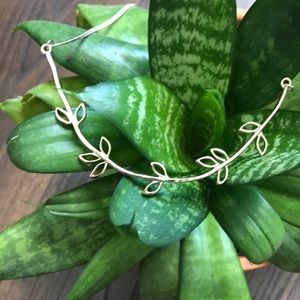 Leaf Necklace 🍃 | Gold | Old Navy